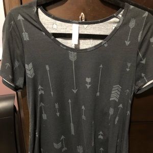 XS LuLaRoe Classic Tee